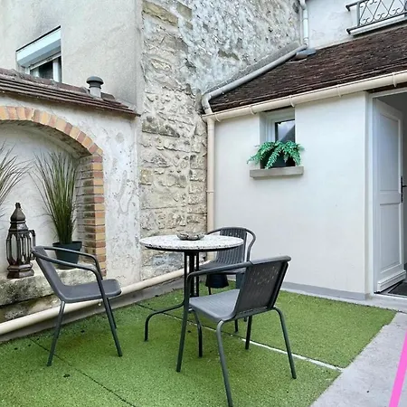 - Chez Bernard